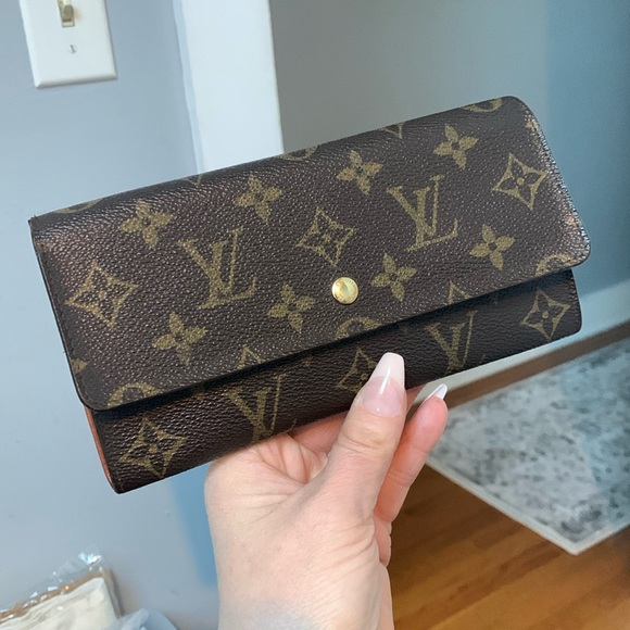 Louis Vuitton Handbags - 1987 authentic Louis Vuitton Sarah wallet
